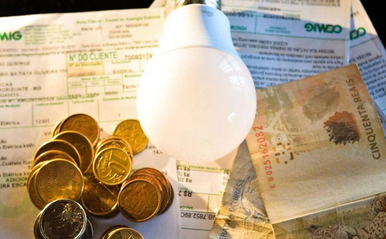 Foto: JoÃ£o Godinho/O Tempo - Os aumentos foram justificados, principalmente, pela alta no custo dos subsÃ­dios cobrados na conta de luz. A Aneel projetou que, em mÃ©dia, a conta de luz do brasileiro vai subir 8% em 2026, o dobro da inflaÃ§Ã£o