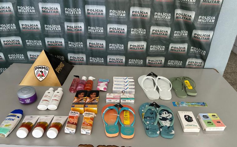 Foto: DivulgaÃ§Ã£o/PMMG - De acordo com a PM, a equipe foi acionada por uma funcionÃ¡ria do local, que relatou que uma mulher havia cometido furto e fugido em seguida. Os militares iniciaram rastreamento e conseguiram localizar a suspeita