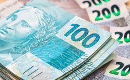 INSS antecipa pagamento do 13º de aposentados neste mês; veja calendário completo