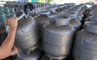 Petrobras leiloa gás de cozinha com preço mais alto e impacto pode chegar ao consumidor