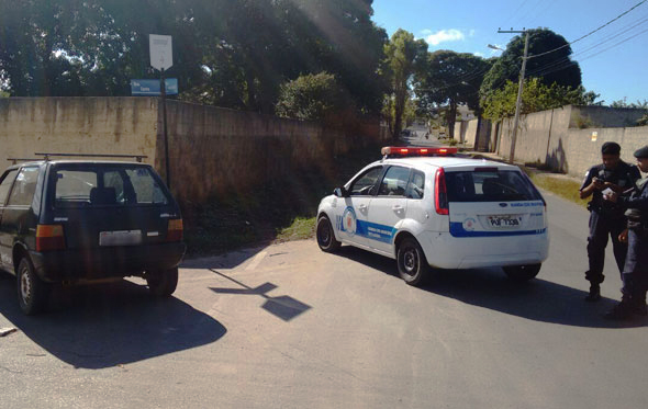 Guarda Municipal de Sete Lagoas recupera carro roubado no Vapabuçu