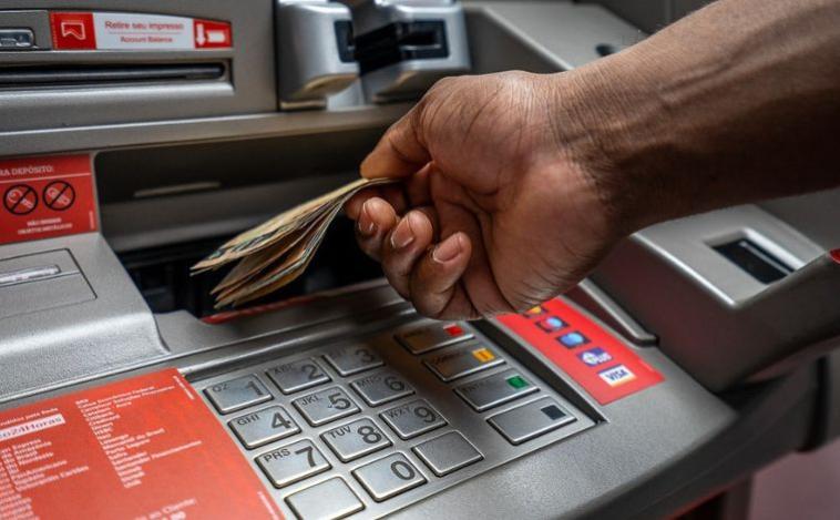 Mulher perde R$ 2,6 mil em golpe dentro de agência bancária em Sete Lagoas