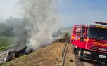 Vídeo: Saqueadores incendeiam carreta após tombamento na BR-381 em Minas Gerais