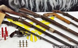 Idoso é preso com armas e munições após denúncia de comércio irregular em Curvelo