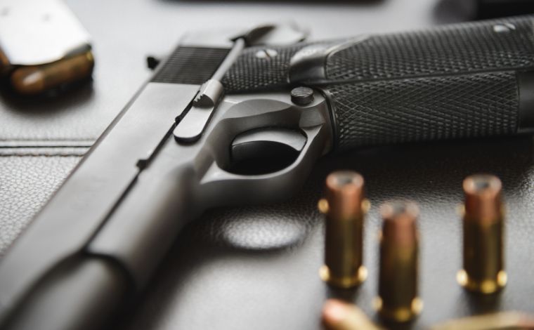 Foto: Ilustrativa - O suspeito ocupava o banco de passageiro de um veÃ­culo de transporte por aplicativo e apresentou atitude considerada suspeita, o que levou Ã  realizaÃ§Ã£o de busca pessoal