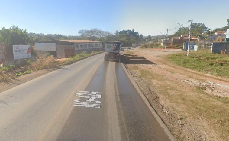 Mulher de 28 anos morre após perder controle de veículo na MG-424, em Sete Lagoas