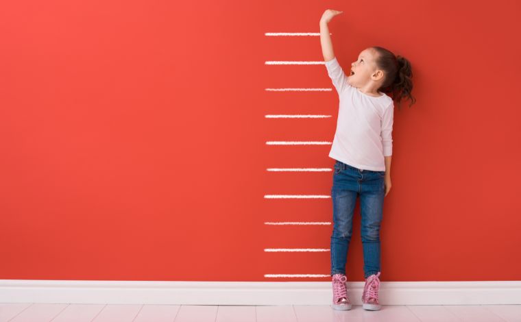 Além da genética: veja fatores que influenciam o crescimento infantil