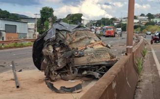Motorista de Sete Lagoas sobrevive após carro ser retorcido em acidente no Anel Rodoviário de BH