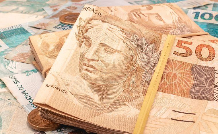 Foto: Getty Images - O valor do benefÃ­cio varia de R$ 136 a R$ 1.621, conforme a quantidade de meses trabalhados em 2024. O calendÃ¡rio segue de forma escalonada ao longo de 2026, de acordo com o mÃªs de nascimento