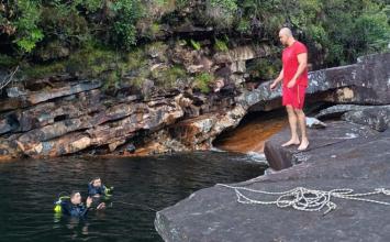 Homem morre afogado após salvar esposa em cachoeira na zona rural de Buenópolis