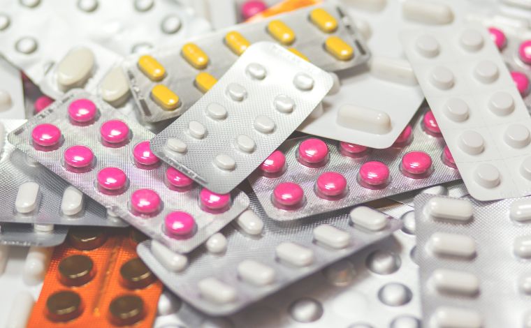 Foto: Pexels - A agÃªncia sanitÃ¡ria tambÃ©m informou que determinou a apreensÃ£o e proibiu a fabricaÃ§Ã£o, comercializaÃ§Ã£o, distribuiÃ§Ã£o, importaÃ§Ã£o, propaganda e uso de uma sÃ©rie de medicamentos e fitoterÃ¡picos sem registro