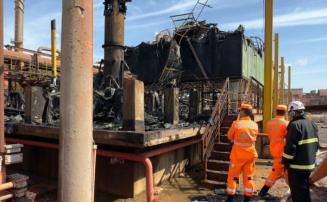 Vídeo: Caldeira de empresa de mineração pega fogo às margens da BR-040 em Três Marias