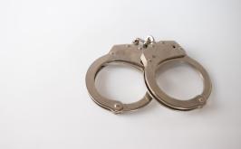 Jovem de 22 anos é preso após furtos em shopping de Sete Lagoas