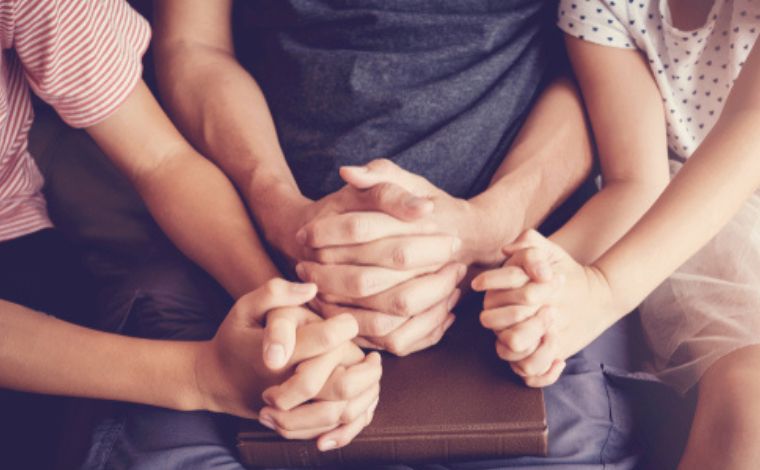 Foto: ReproduÃ§Ã£o - A iniciativa jÃ¡ se tornou uma importante mobilizaÃ§Ã£o de espiritualidade e integraÃ§Ã£o comunitÃ¡ria no municÃ­pio, reunindo moradores de diferentes bairros em um ambiente de acolhimento, reflexÃ£o e celebraÃ§Ã£o da fÃ©