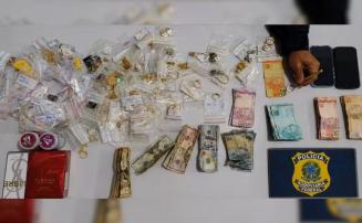 Suspeita de roubo a joalheria em Pitangui é presa após perseguição na BR-040