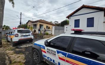 Mulher em situação de abandono e 12 cães são resgatados em Cachoeira da Prata
