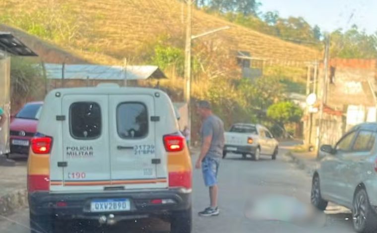 Homem mata quatro pessoas, entre elas a companheira, e é baleado pela PM no interior de Minas