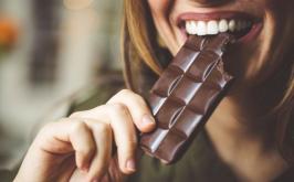 Desejo de comer doce após almoço? Entenda explicação biológica