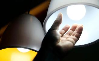 Bandeira tarifária das contas de luz segue amarela em julho