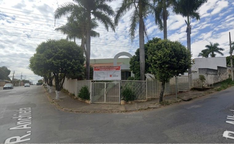 Foto: Google Maps - O prefeito Douglas Melo informou que, apÃ³s a conclusÃ£o da licitaÃ§Ã£o, serÃ¡ definida a empresa responsÃ¡vel pela execuÃ§Ã£o dos serviÃ§os. Na sequÃªncia, serÃ¡ assinada a ordem de serviÃ§o para o reinÃ­cio das obras