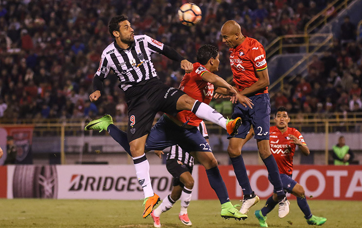 Galo joga mal na Bolívia e perde para o Jorge Wilsterman