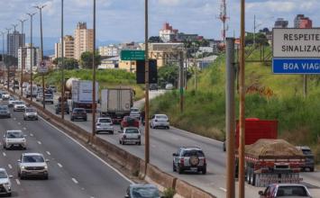 Jovem de 23 anos morre após acidente com caminhão e duas motos no Anel Rodoviário de BH