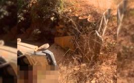 Homem morre e adolescente fica ferido após carro capotar em estrada de Santana de Pirapama
