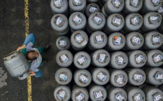 Gás do Povo impulsiona importação de botijões da China e provoca disputa no setor
