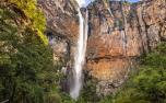Justiça volta a proibir entrada de turistas na Cachoeira do Tabuleiro, em Conceição do Mato Dentro
