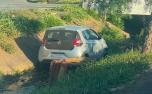 Carro é encontrado dentro de córrego no bairro Montreal, em Sete Lagoas