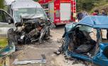 Cinco pessoas morrem e seis ficam feridos em colisão entre carro e van na BR-116, em MG