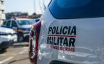 Dois homens são presos e menor é apreendido por tráfico de drogas em praça de Sete Lagoas
