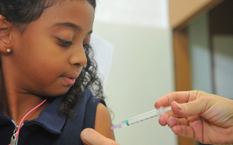 Secretaria de Saúde alerta pais e responsáveis para prazo de vacinação contra a gripe