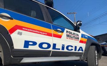 Homem avança com carro sobre viatura, atira contra policiais e foge em Sete Lagoas