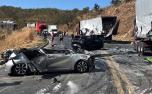 Motorista morre após acidente entre quatro carretas na BR-251, em MG