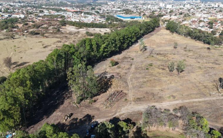 Sete Lagoas inicia nova pista na Avenida Deputado Renato Azeredo para ampliar mobilidade