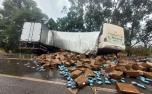 Vídeo: Acidente entre caminhão e ônibus deixa oito feridos e interdita BR-040, em Três Marias