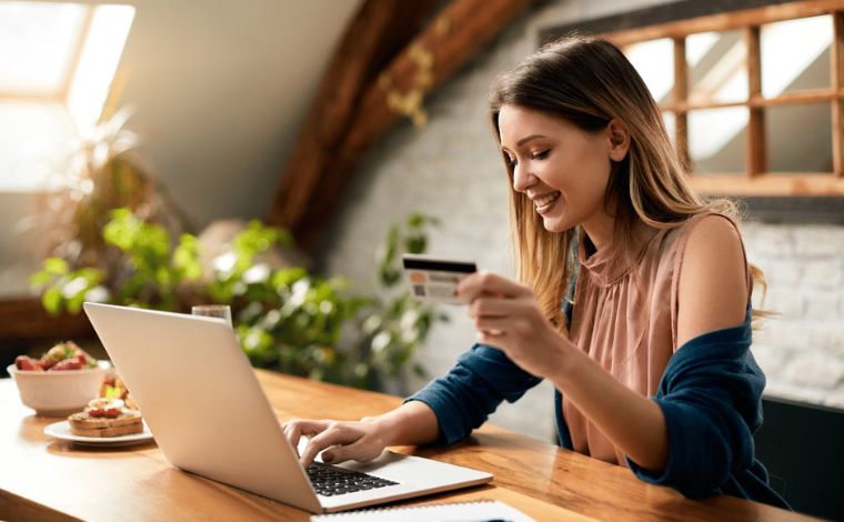 TDAH pode afetar relação com dinheiro? Entenda como transtorno influencia decisões financeiras