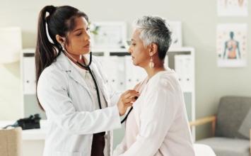 O corpo avisa antes de uma emergência? 7 sinais para procurar um médico imediatamente