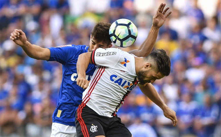 Cruzeiro frustra torcida e tropeça mais uma vez jogando em casa