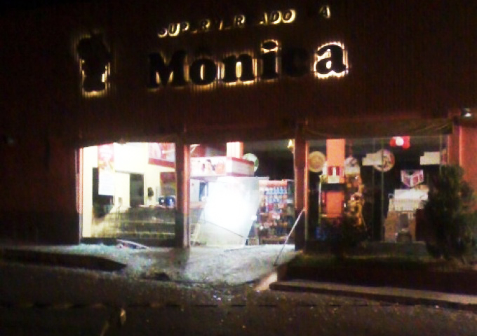 Quadrilha explode caixa eletrônico em Prudente de Morais