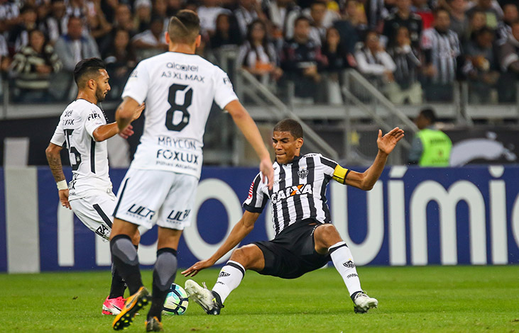 De volta ao Mineirão, Galo perde para o líder Corinthians