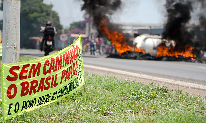 Protestos cessam e trânsito é liberado no trecho de Sete Lagoas na BR-040