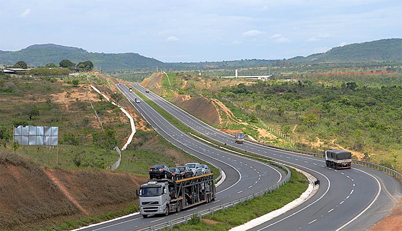 Caminhoneiros liberam pistas e trânsito segue sem retenções