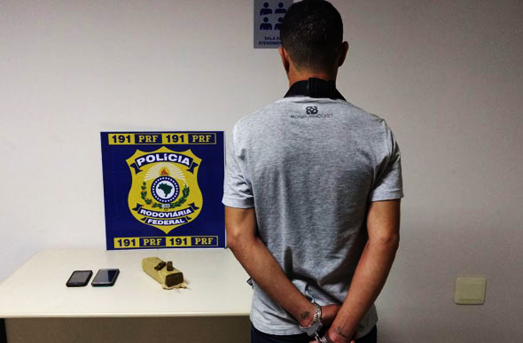 Homem é preso com drogas em fiscalização na BR 040, em Sete Lagoas  