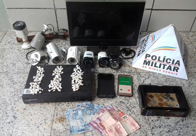 Casal de traficantes é preso em residência do Bairro do Carmo