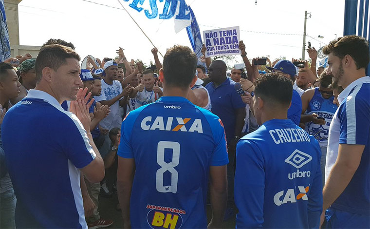 Cruzeiro recebe apoio em treino e terá mais de 50 mil na decisão de hoje