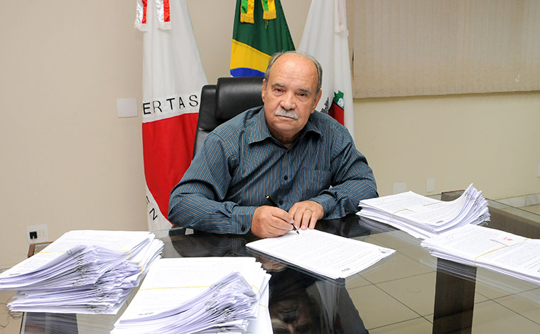 Prefeitura anuncia entrega de mais 288 escrituras a moradores de Sete Lagoas