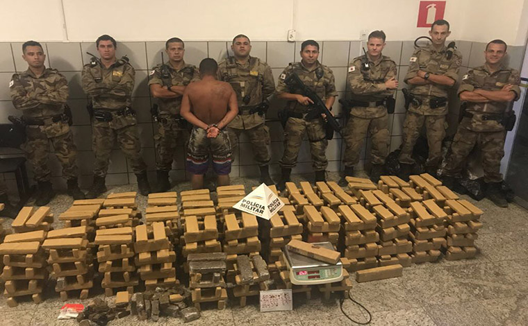 PM apreende 340 kg de maconha na Serra de Santa Helena, em Sete Lagoas