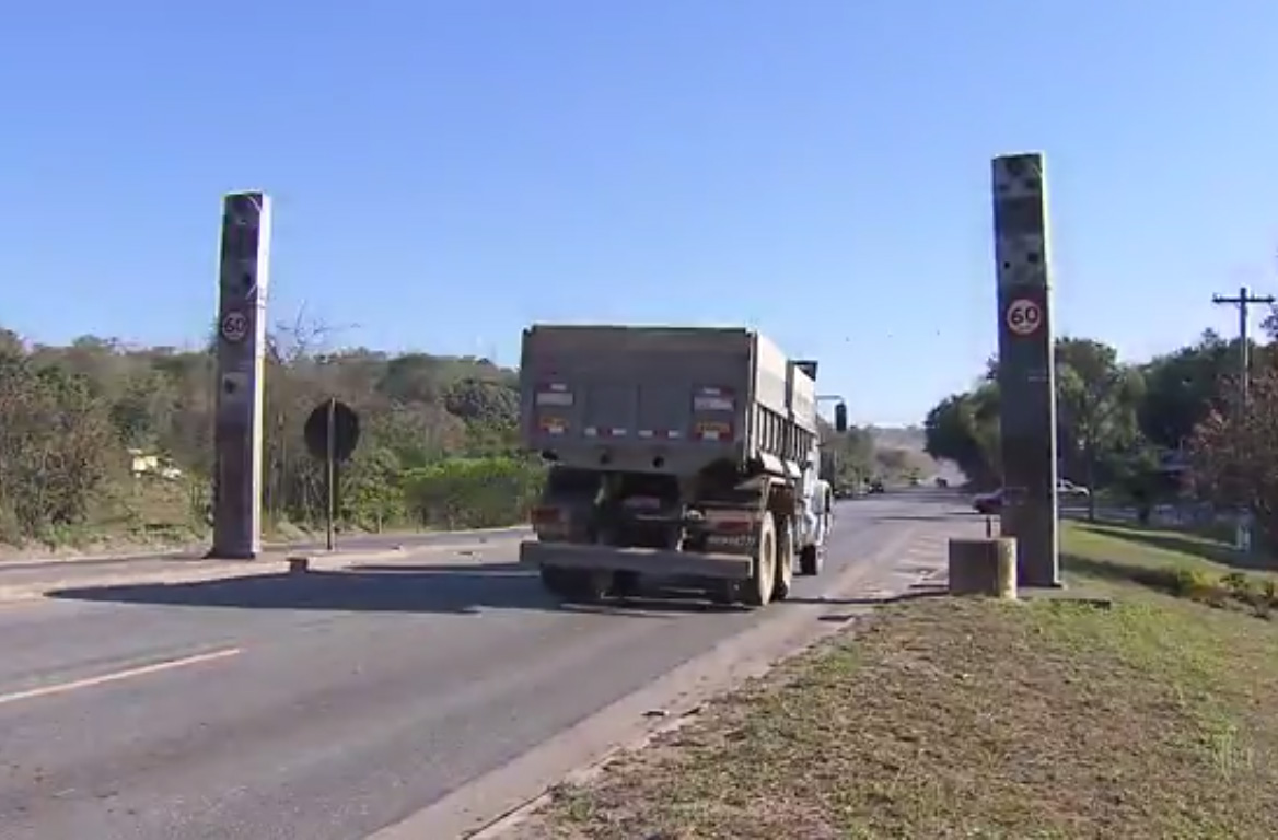 Reportagem do MG TV mostra a situação crítica da MG 424 